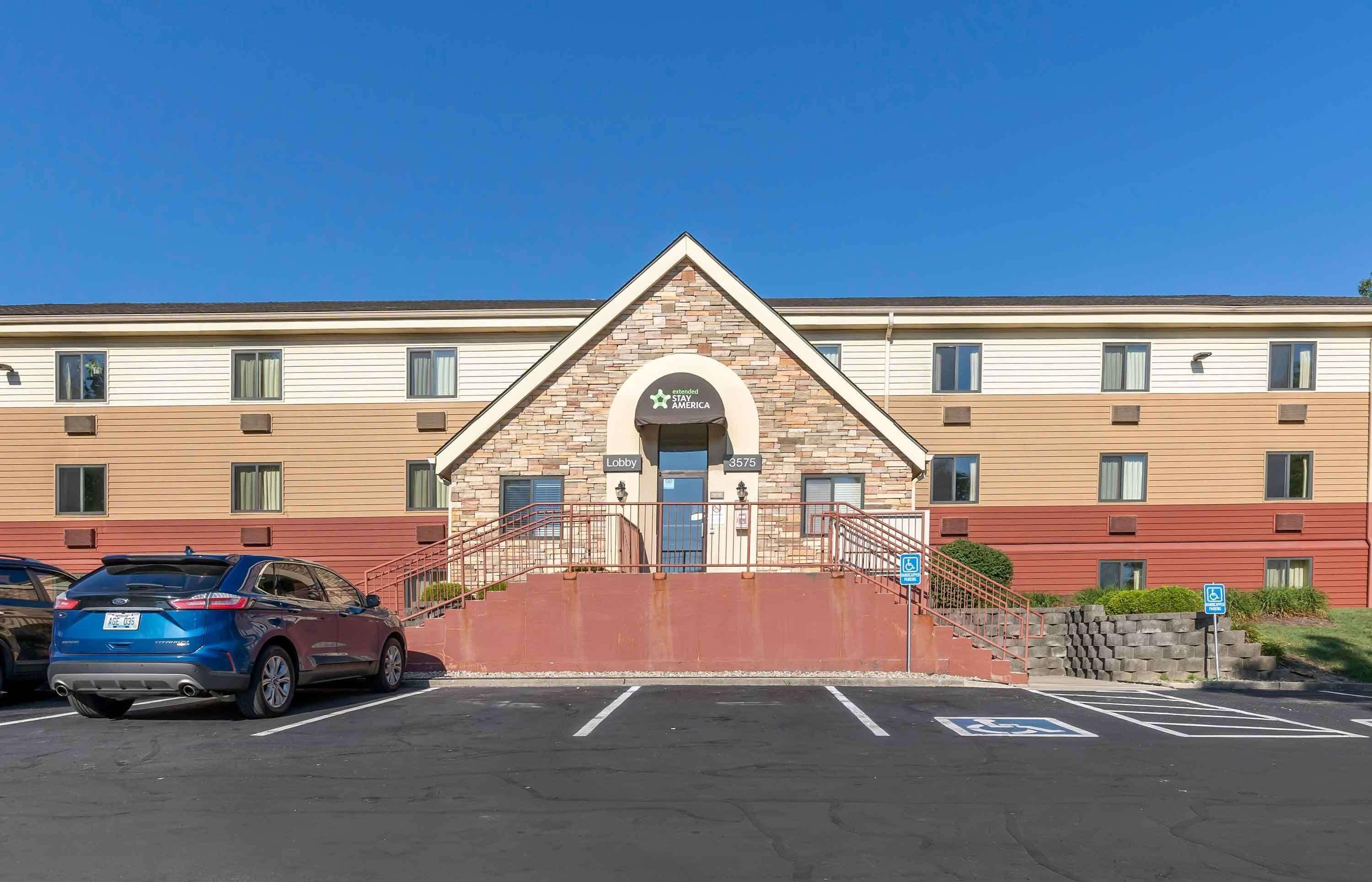 Where to Stay Near Lexington Specialties: 4 Budget Hotels