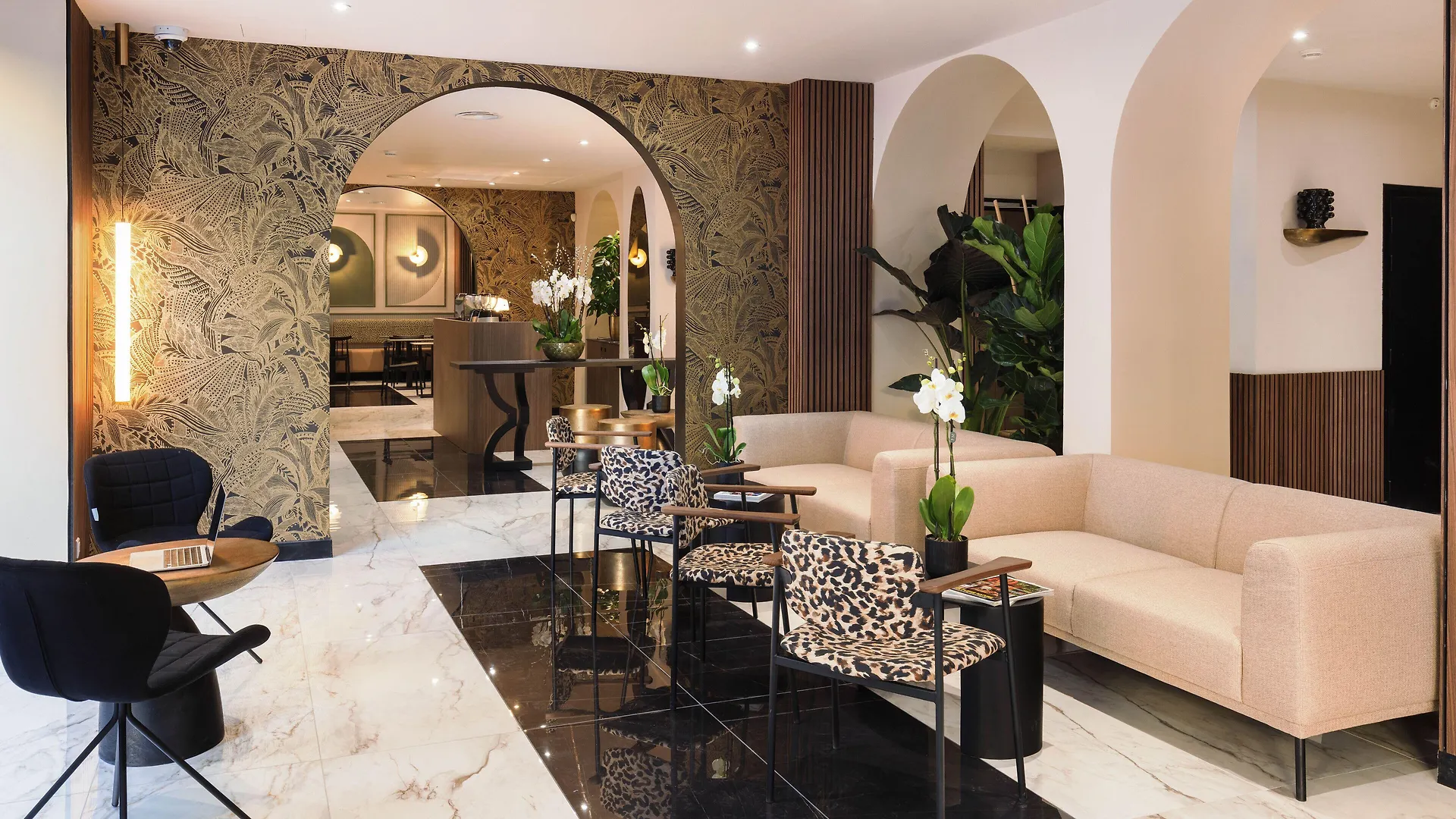 Staying In Nice City Centre: 8 Budget Hotels Compared