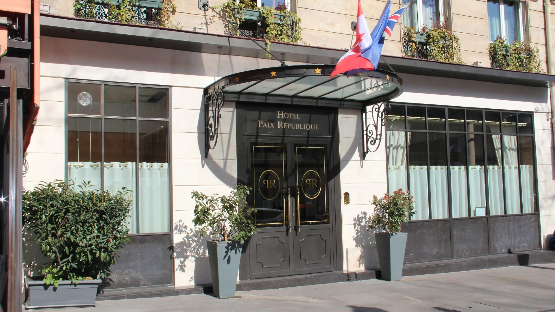 7 Smart Central Hotels Near Arc de Triomphe Worth Booking