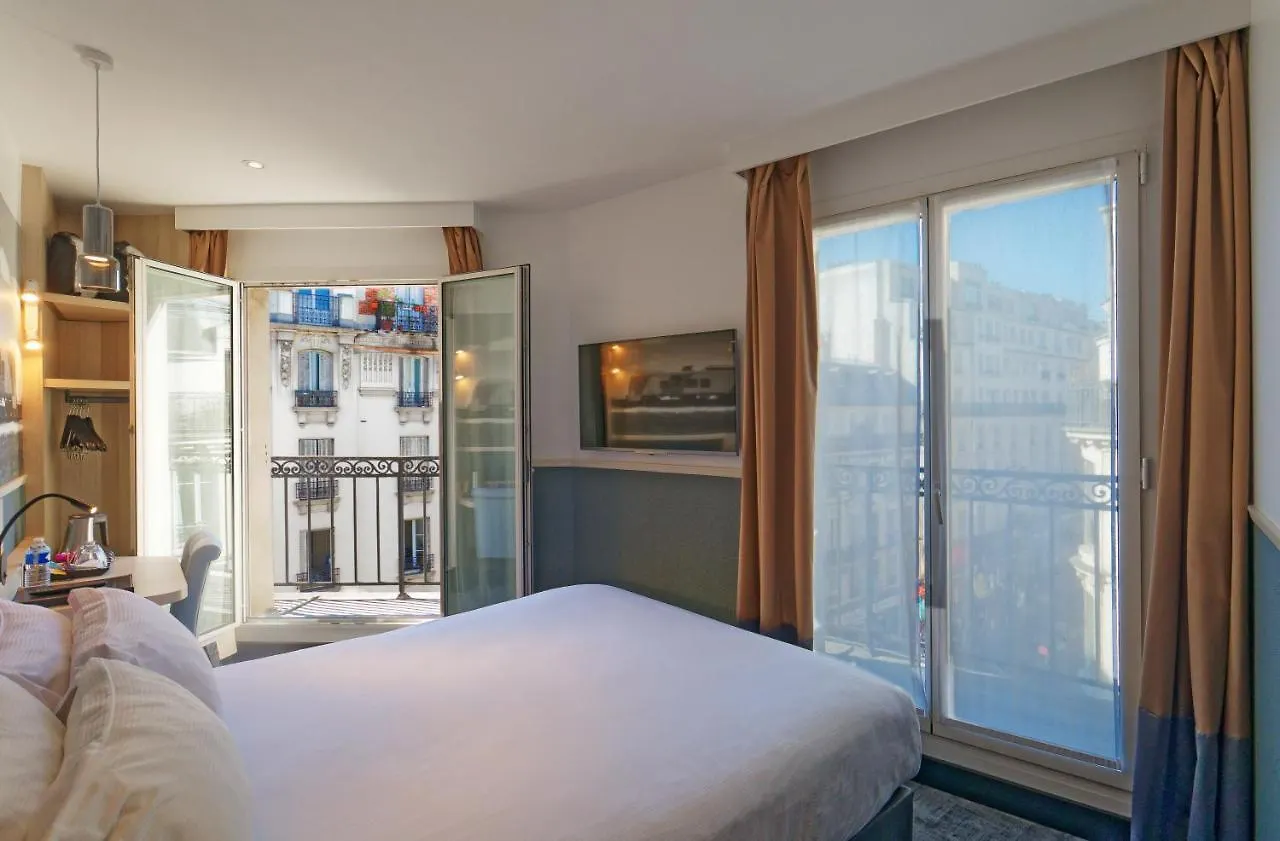 15 Budget Hotels Close to the Eiffel Tower in Paris