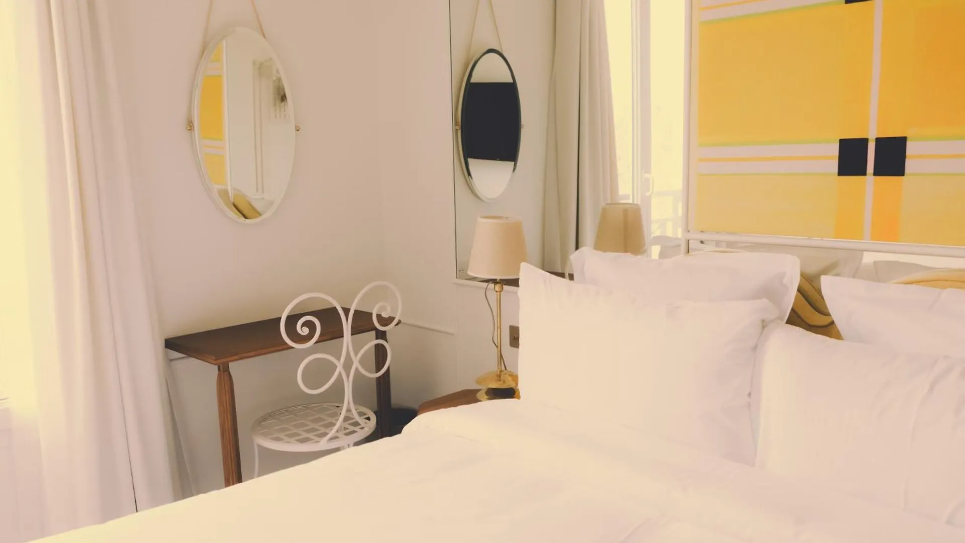 15 Budget Hotels Near Champs-Élysées With Easy City Access