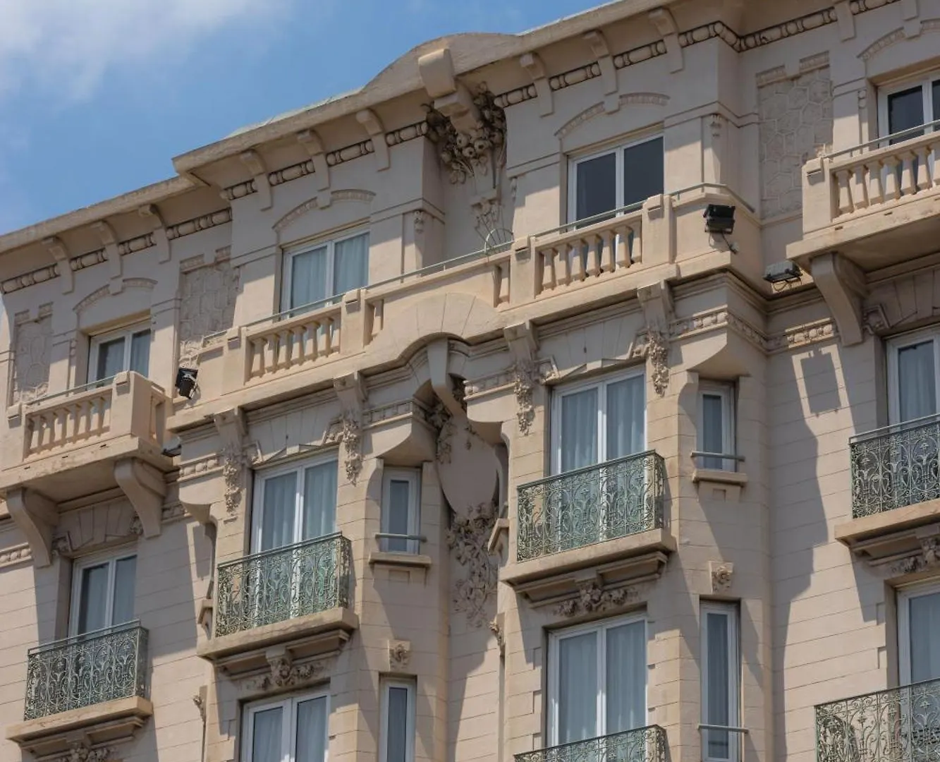 15 Smart Central Hotels Near Forville Market Worth Booking