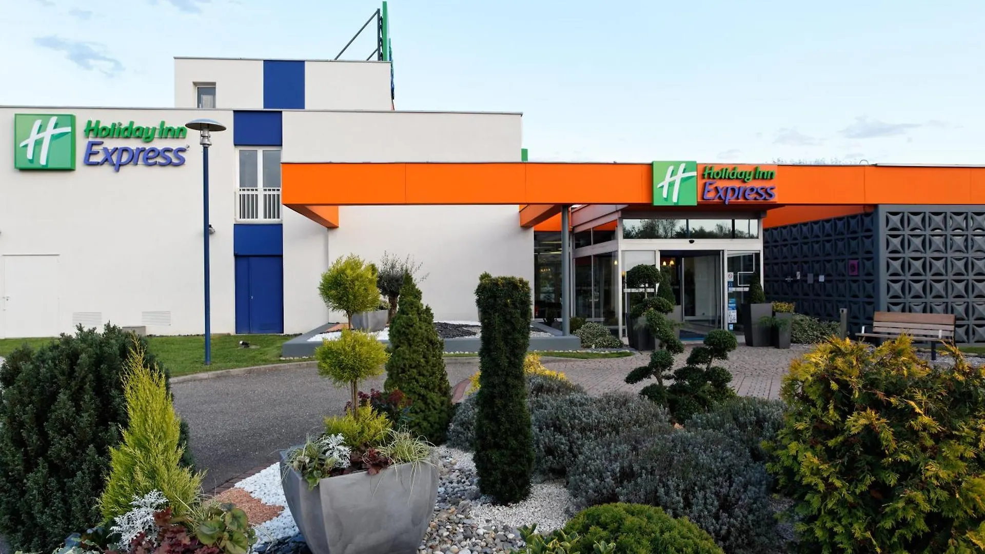 Where to Stay Near Strasbourg-Neuhof: 7 Family Hotels Compared