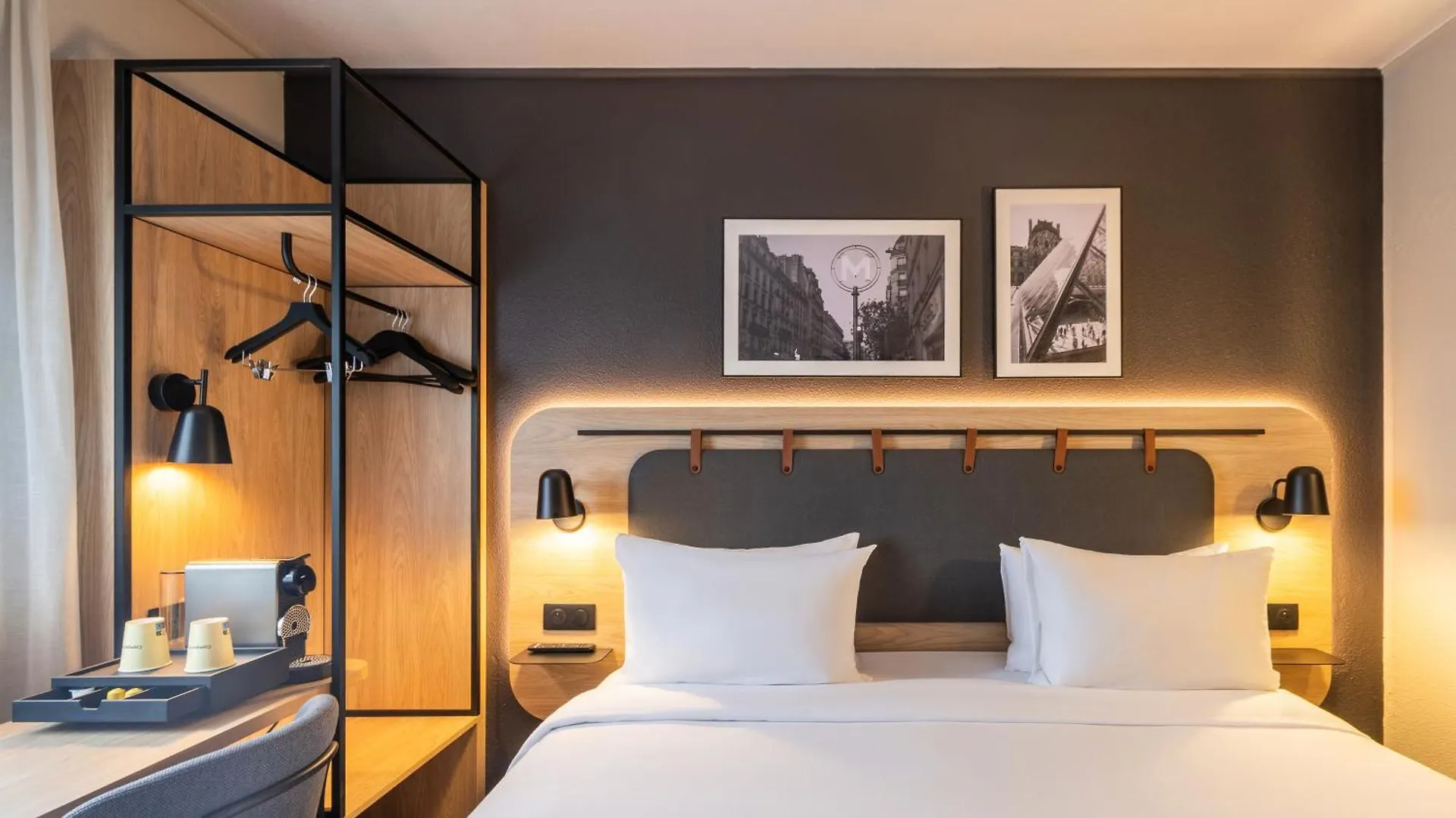 Staying Near Eglise Saint Martin: 7 Airport Hotels Compared
