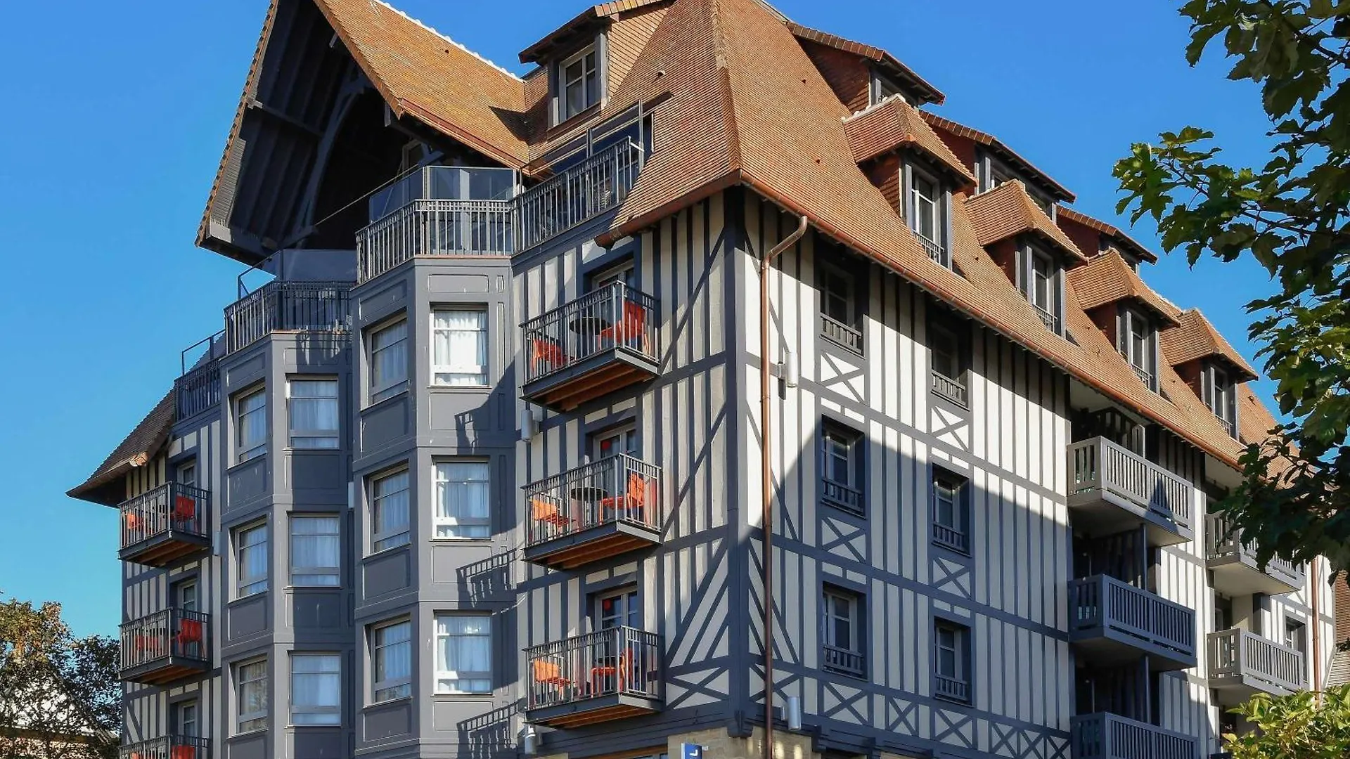 7 Airport Hotels Close to Mer et Désert in Deauville