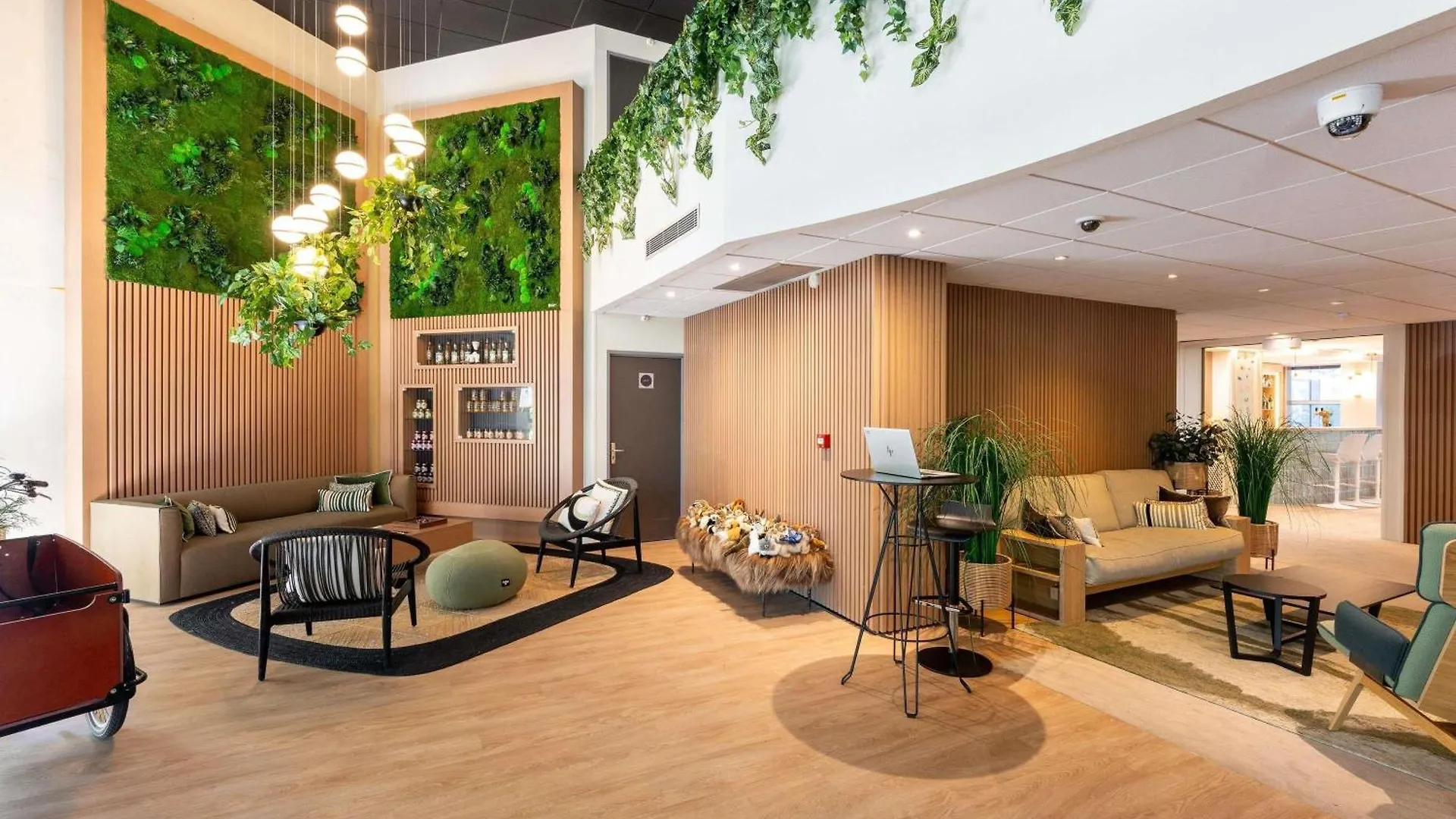 4 Central Grenoble Hotels Close to Saint Louis Church