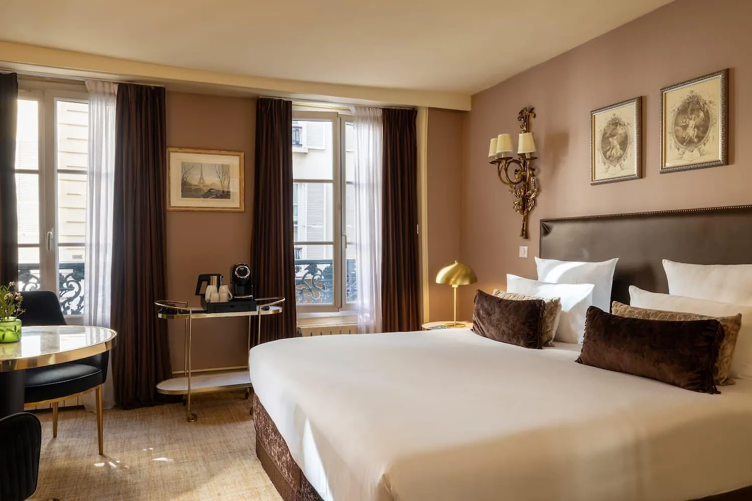 15 Romantic Hotels Near Centre Pompidou Worth Booking