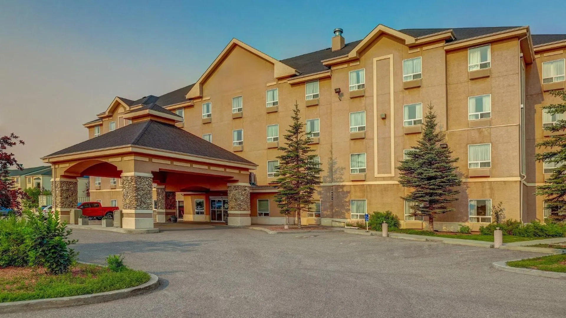 15 Best Golf Hotels in Alberta Worth Booking Now