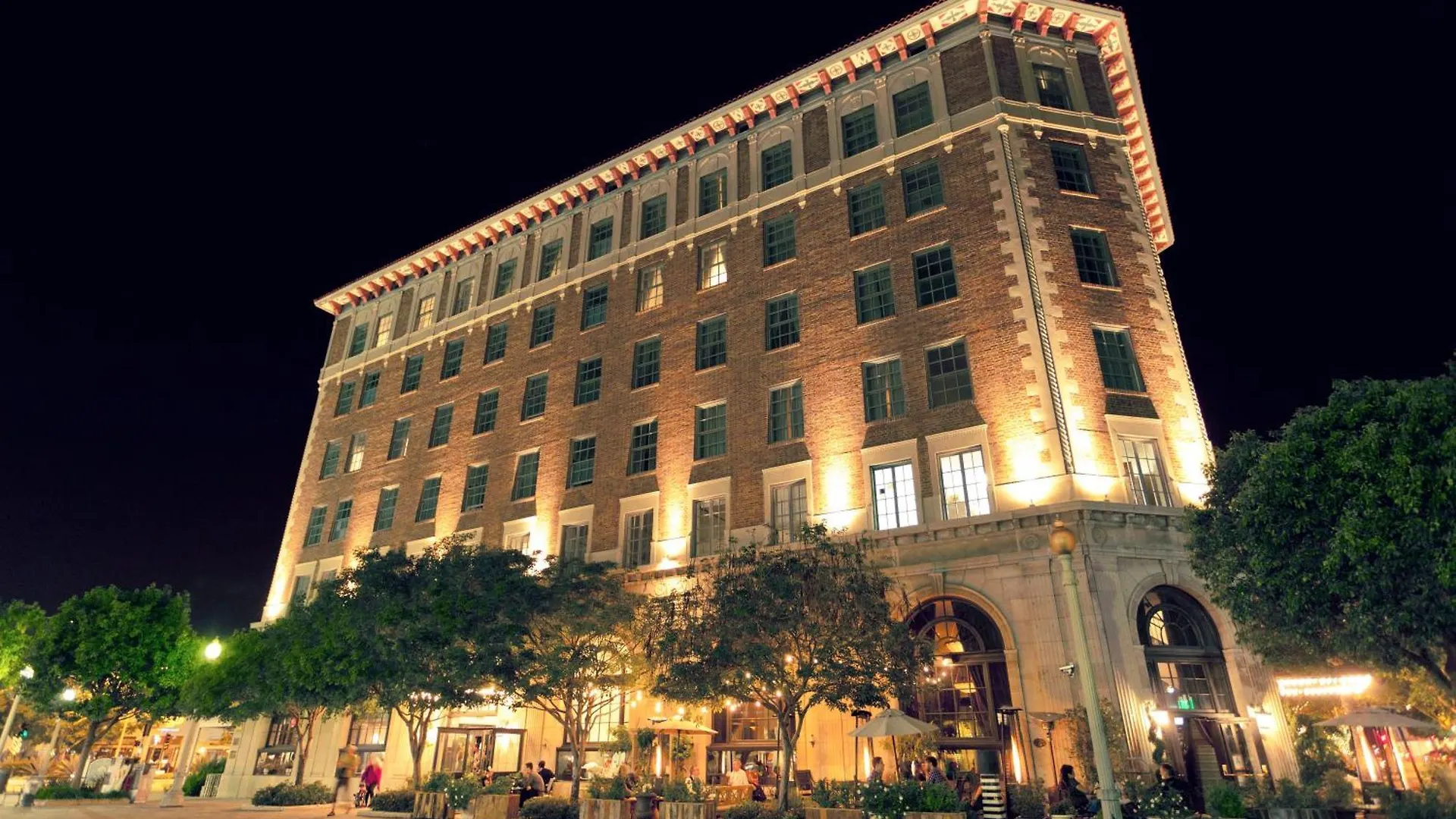 5 Airport-Area Hotels Close to Sony Pictures Studios