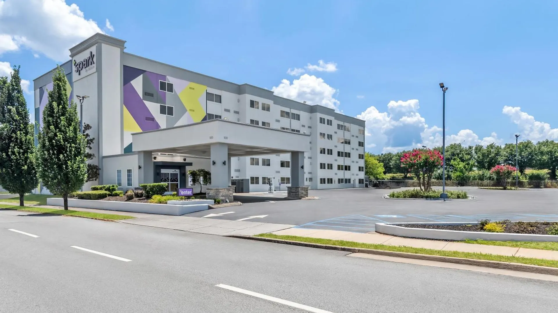 6 Design Hotels Near McKenzie Arena That Deliver