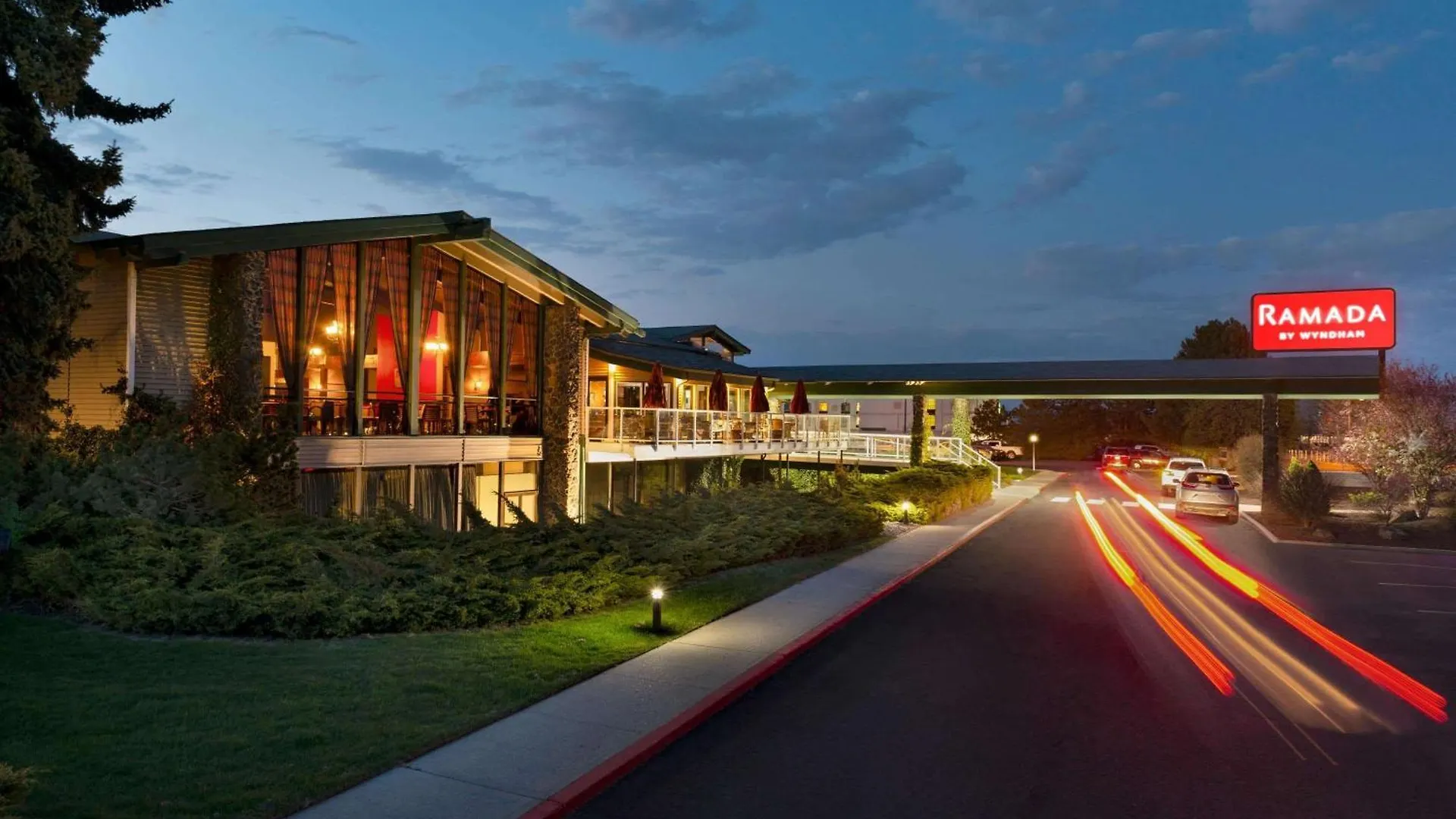 Where to Stay Near Steam Plant Square: 3 Airport Hotels Reviewed