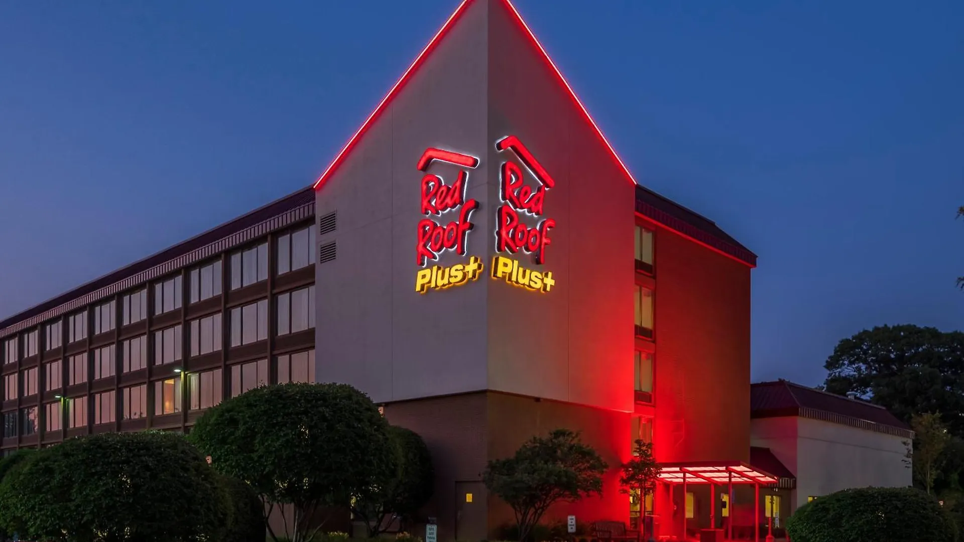 4 Budget Hotels Near Marvin Field Worth Booking