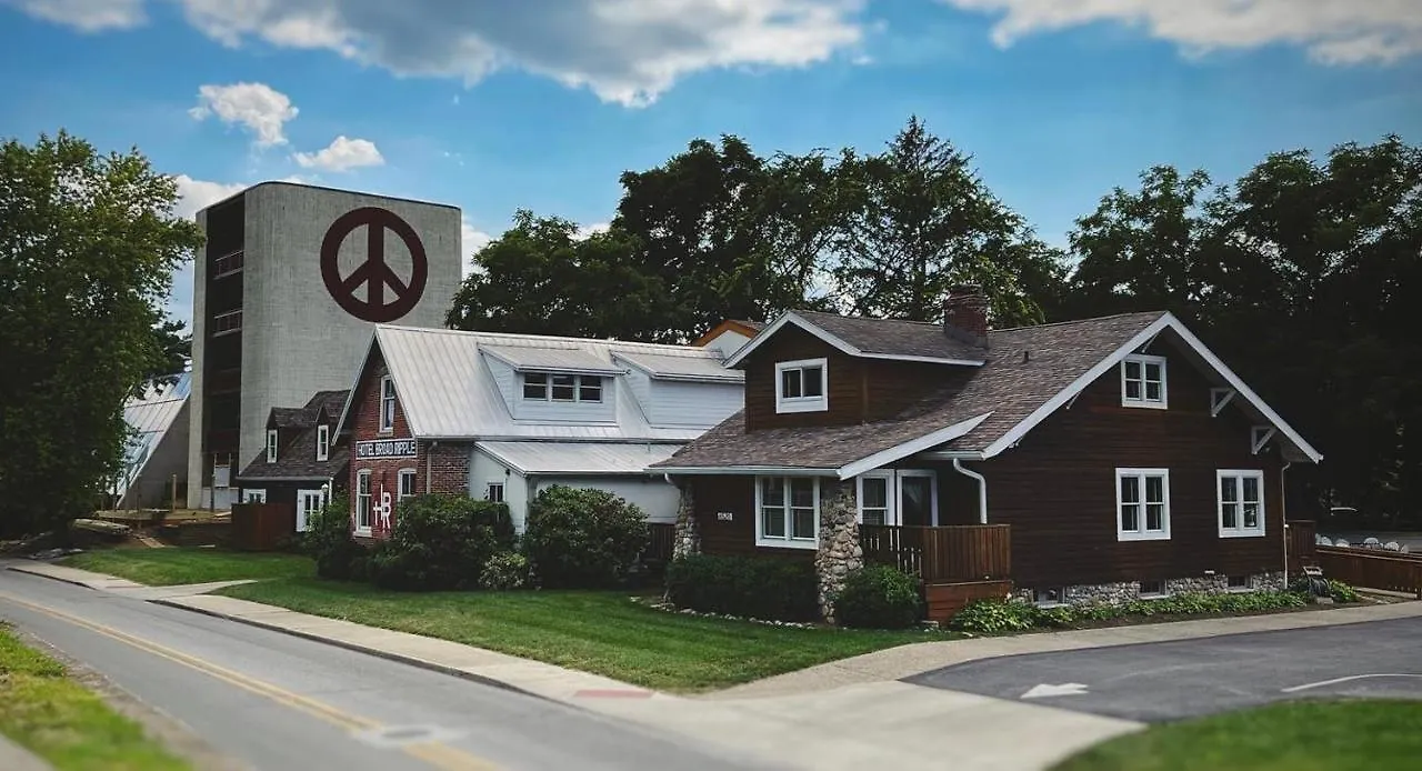 4 Solid 3-Star Hotels Close to Landmark for Peace Memorial