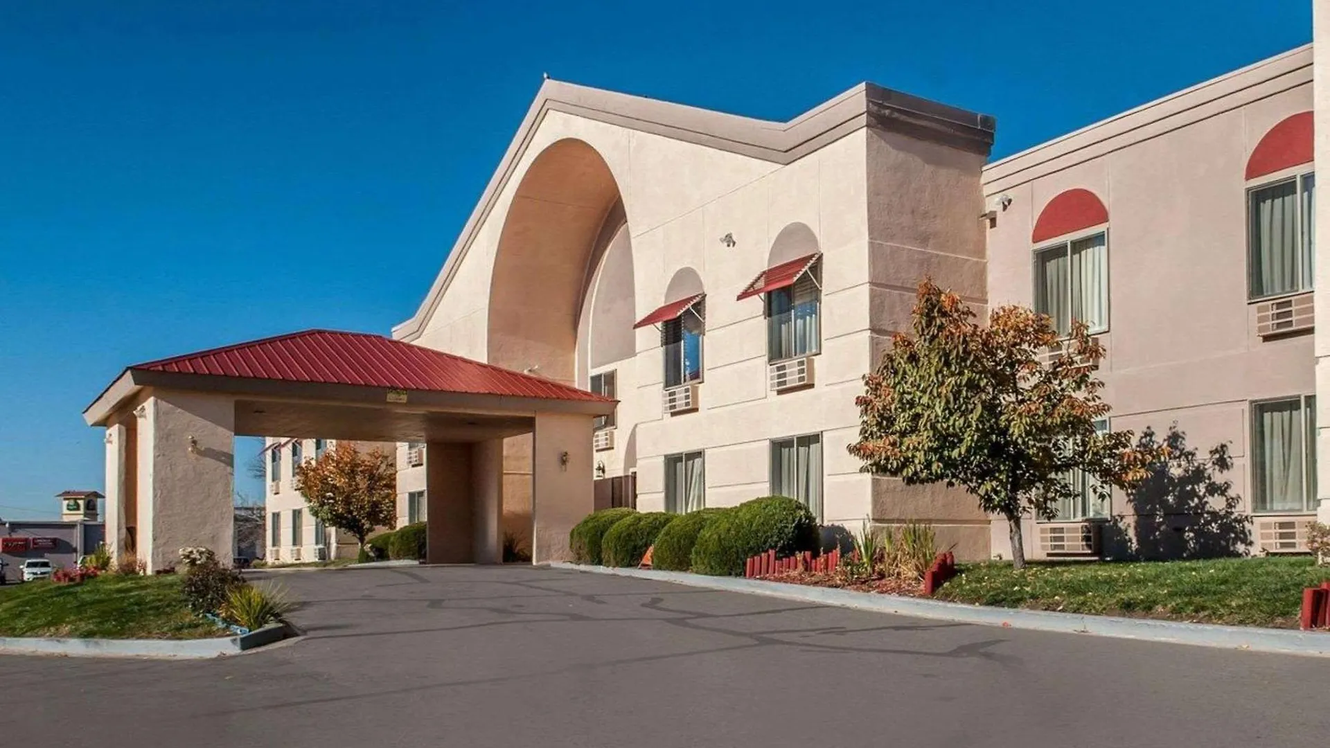 4 Golf Hotels Near E 3 Children's Museum Worth Booking