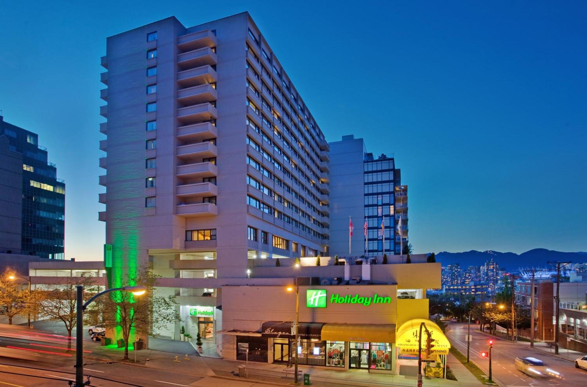 Staying Near Hillcrest Park: 15 Airport Hotels Compared
