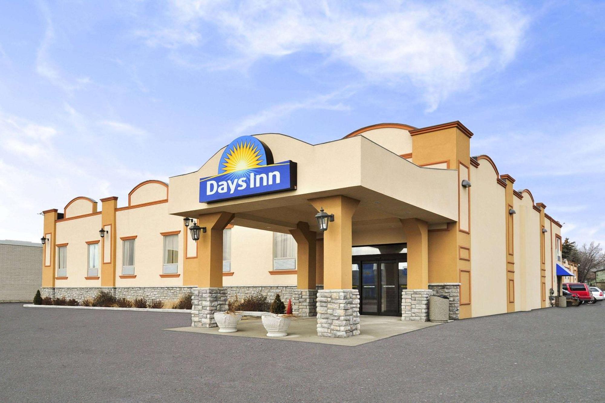 15 Business Hotels Near Pearson Convention Center Worth Booking