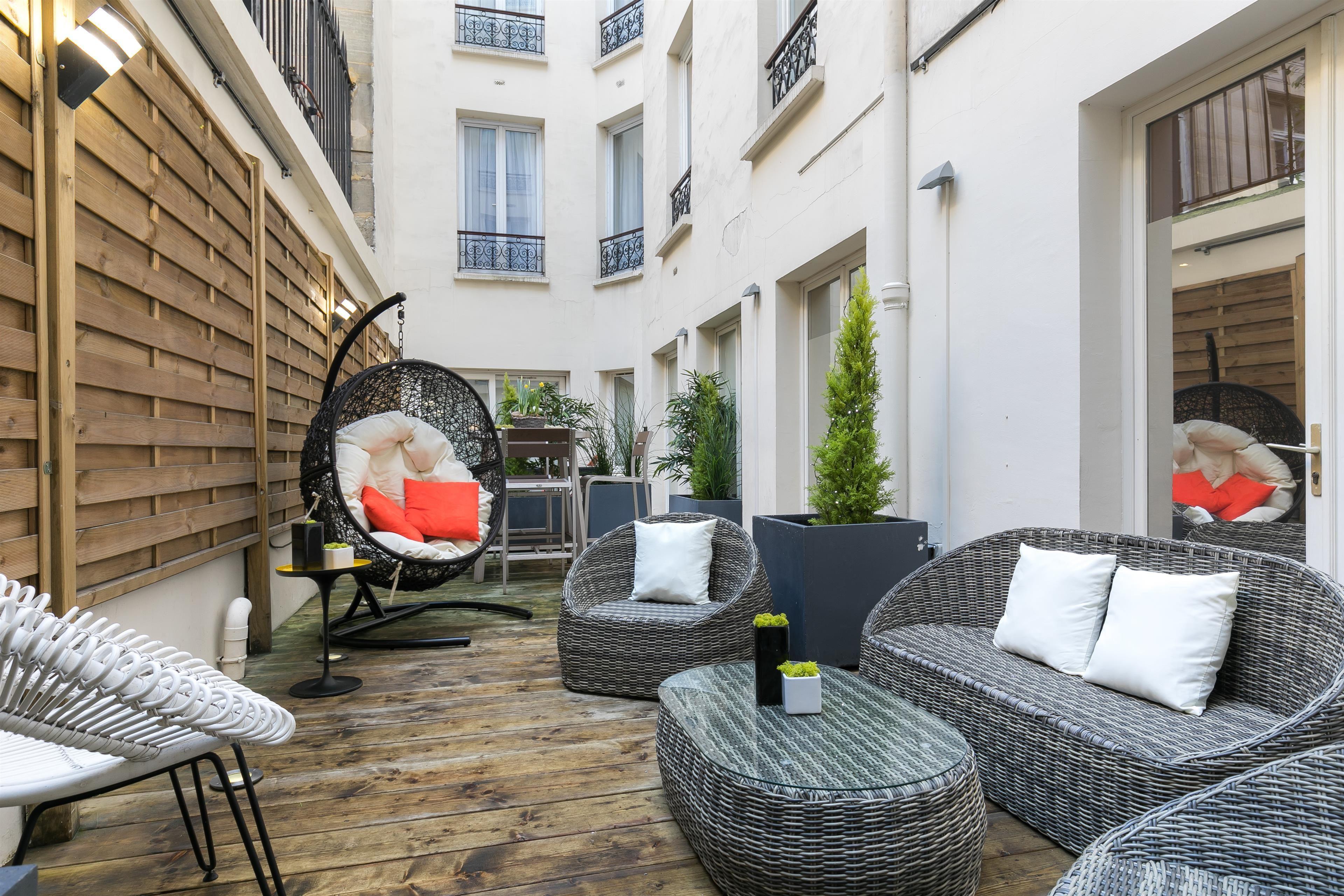 15 Smart Budget Hotels In Paris 10th Arr. Worth Booking