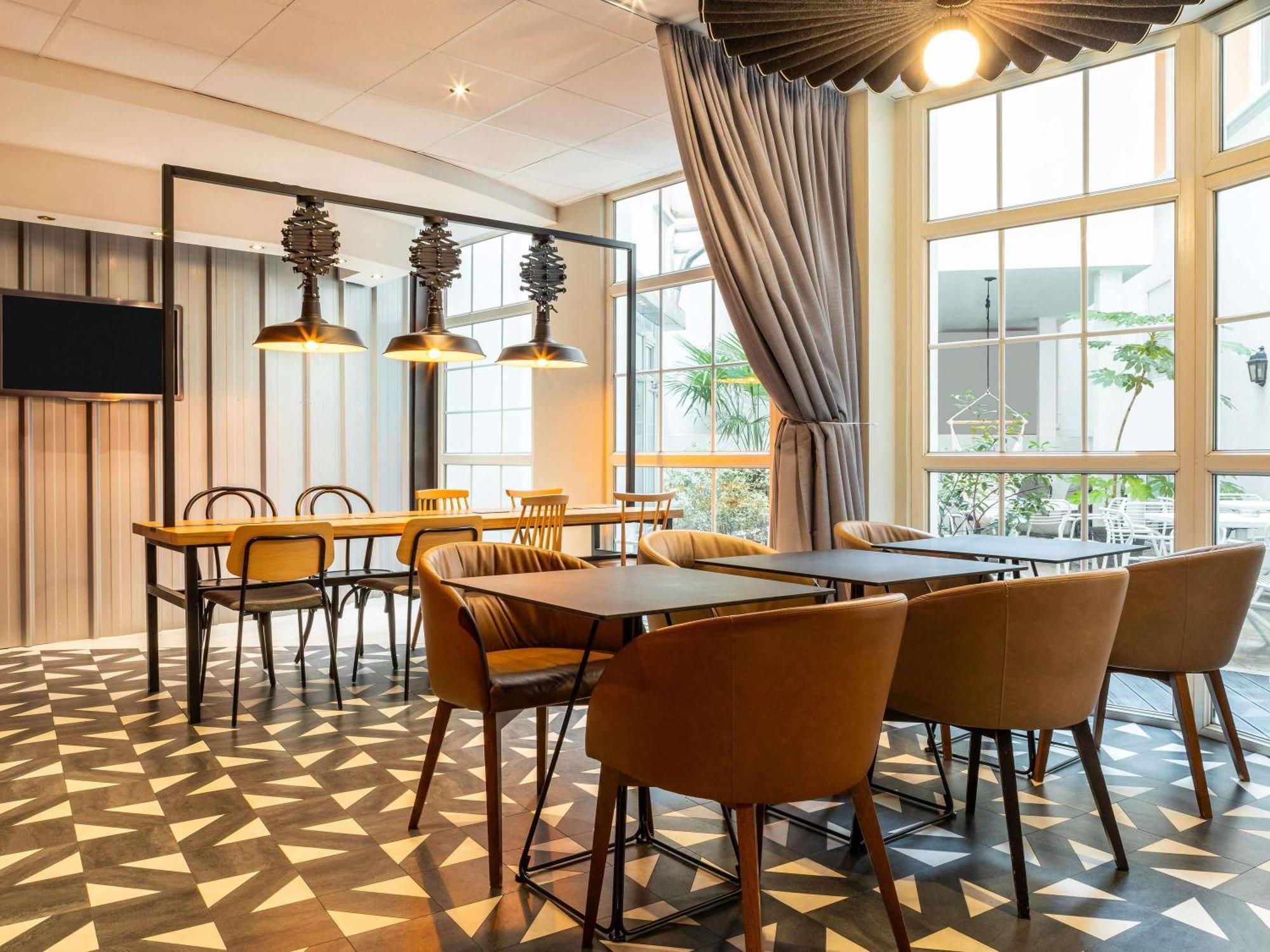 Staying Near Sacré-Cœur: 15 Ibis Hotels in Paris Compared