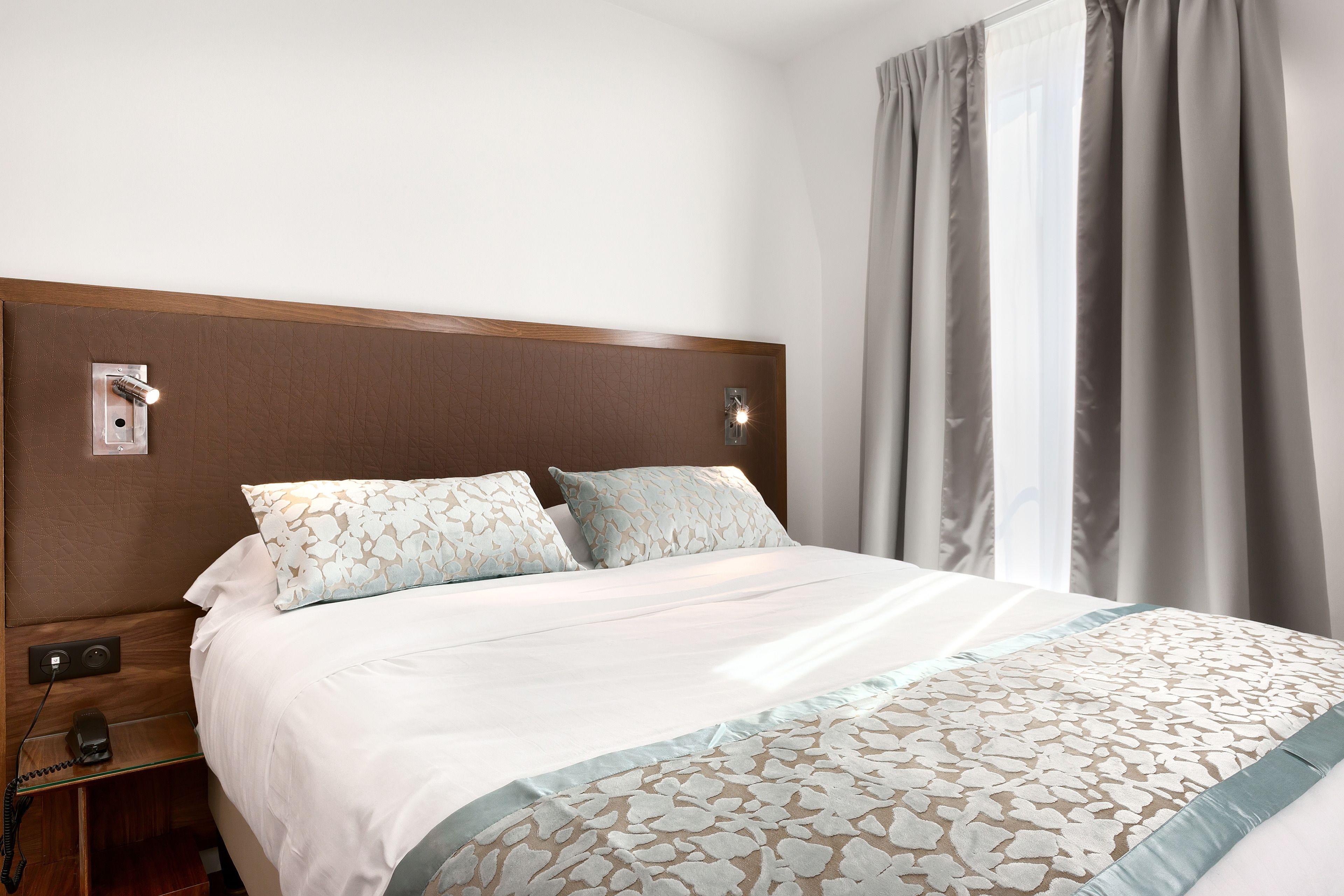 Staying in the 17th: 15 Cheap Paris Hotels Compared