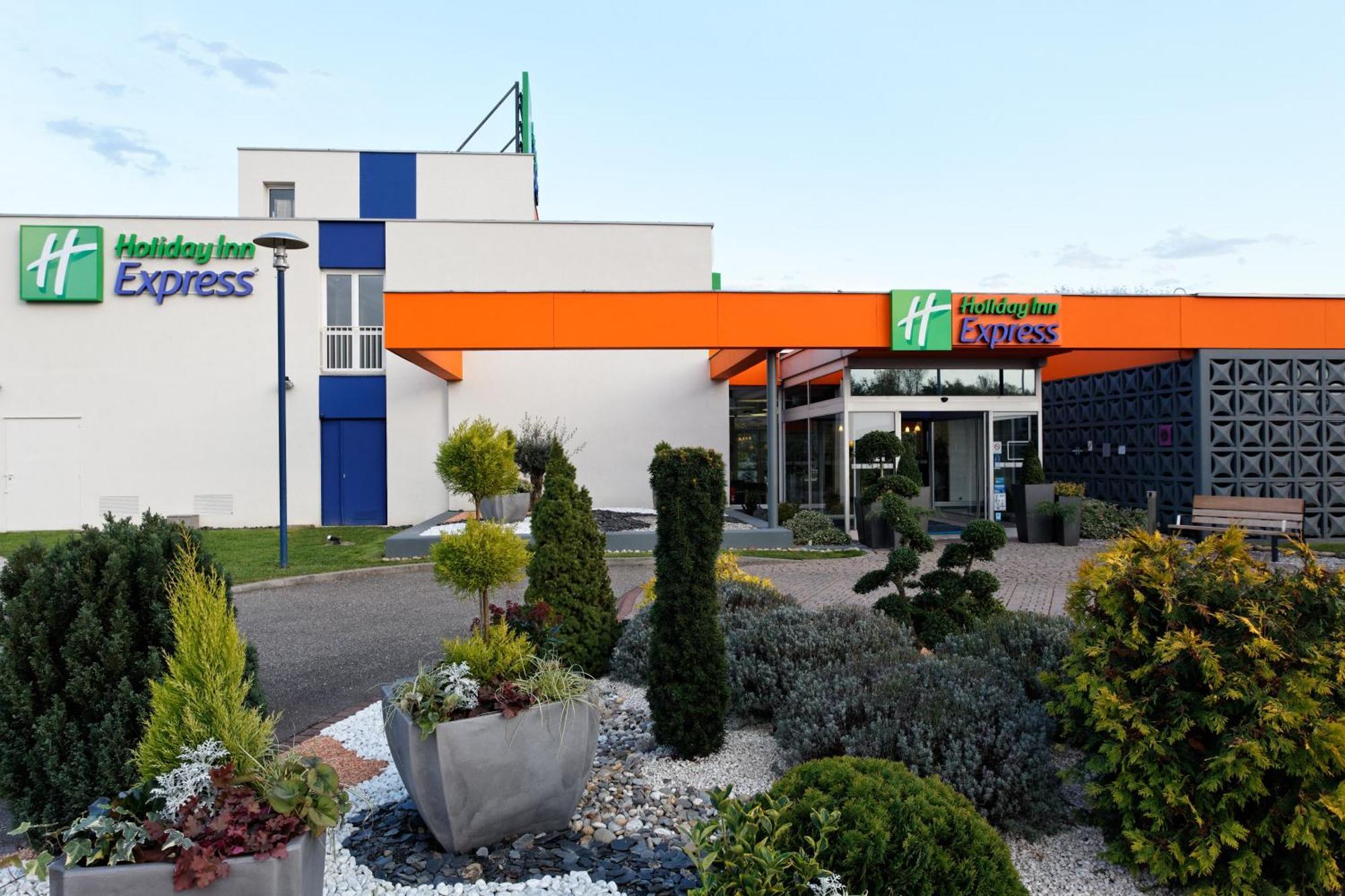 Where to Stay Near Strasbourg-Neuhof: 7 Family Hotels Compared