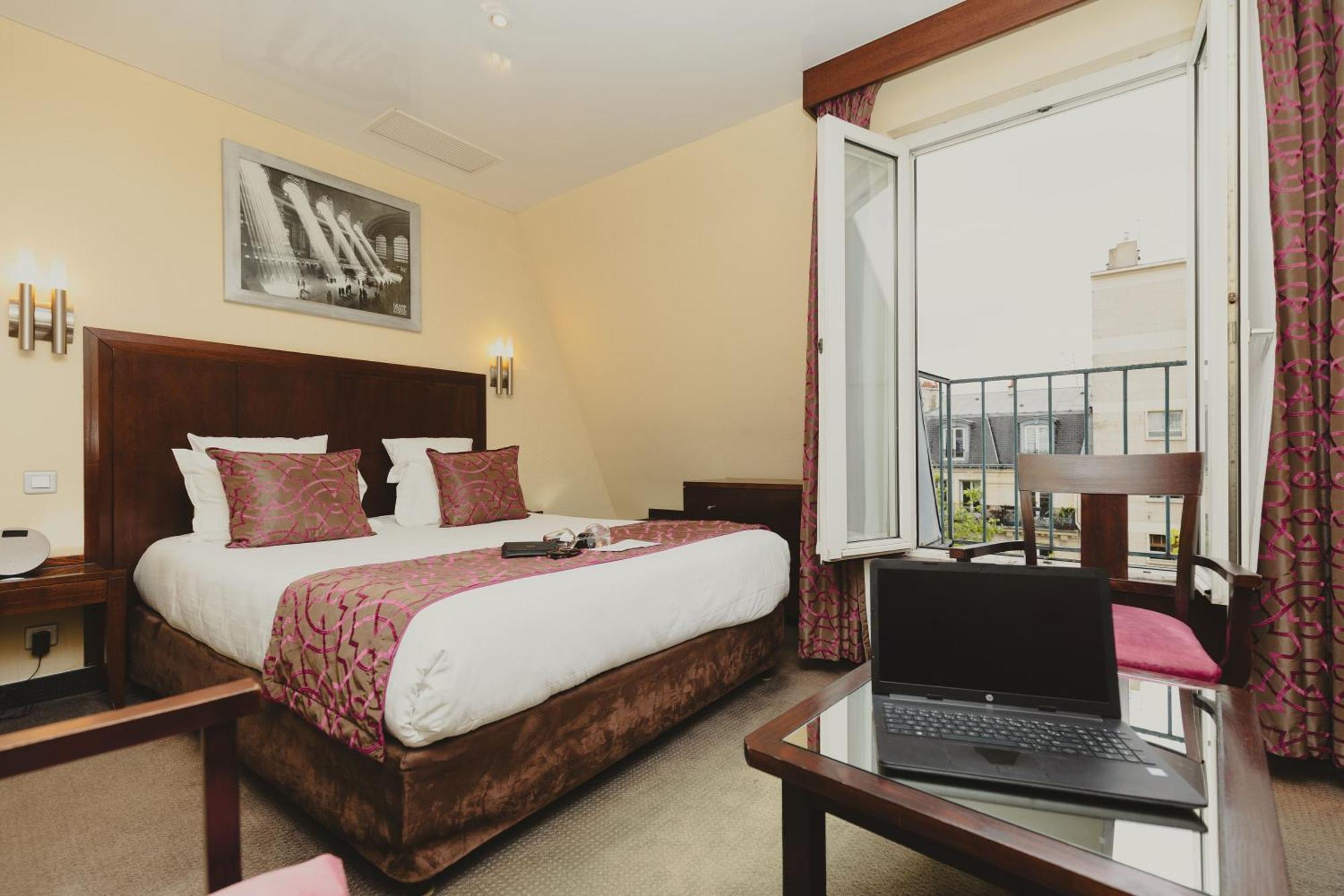 Where to Stay Near Les Invalides: 15 Best Romantic Hotels