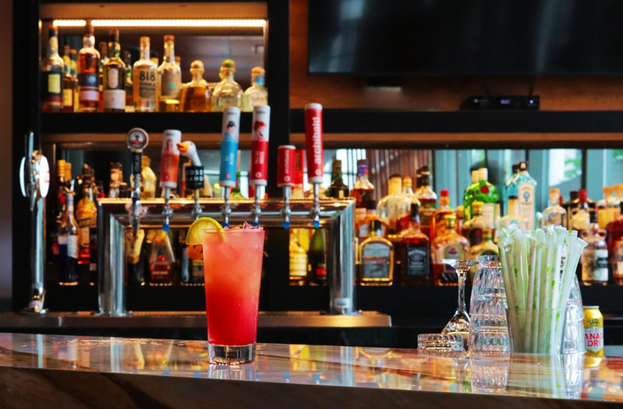 10 Central Hotels in Old Montreal Worth Booking