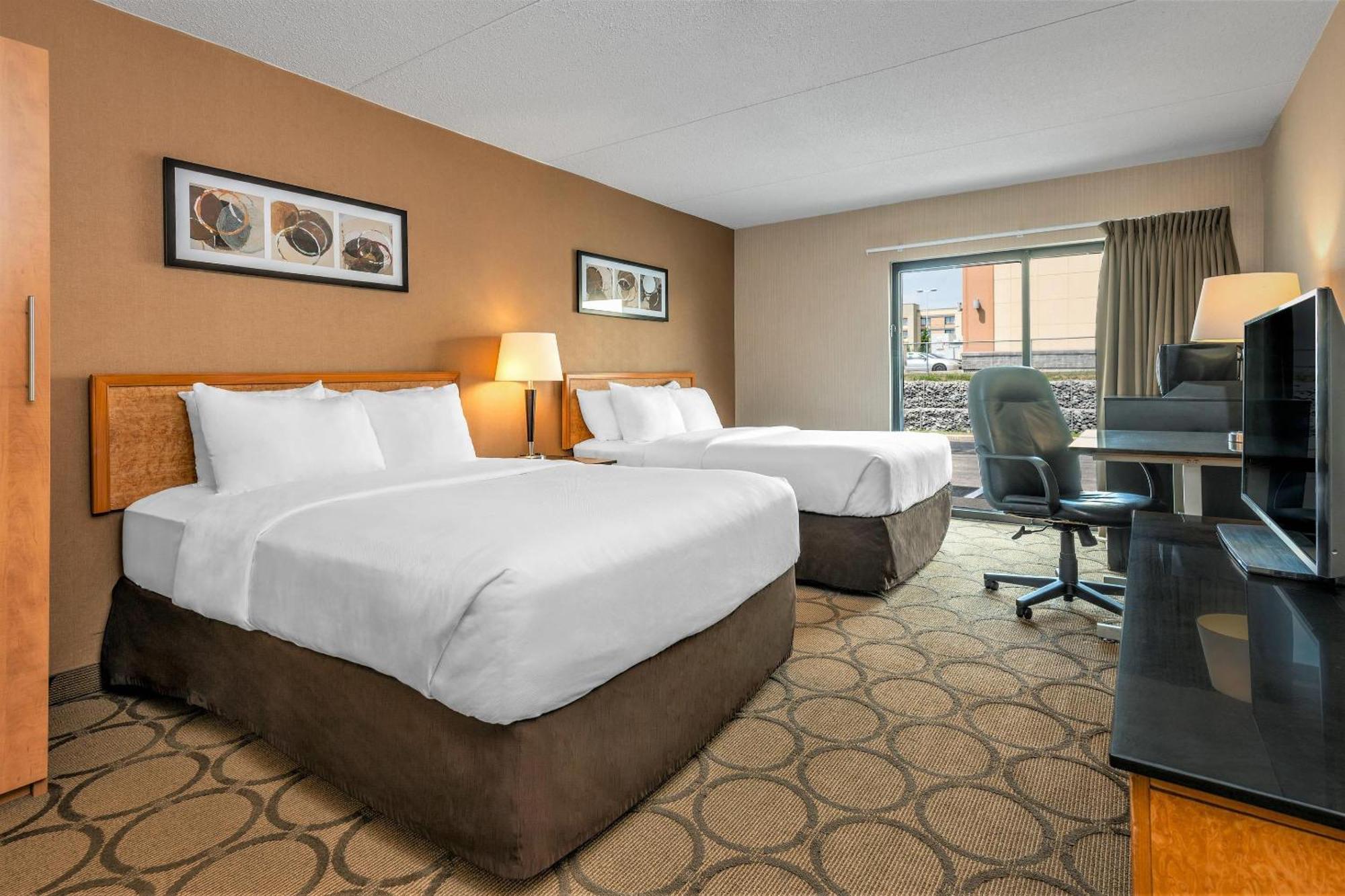 4 Smart Airport Hotels Near Saskatchewan Place to Book