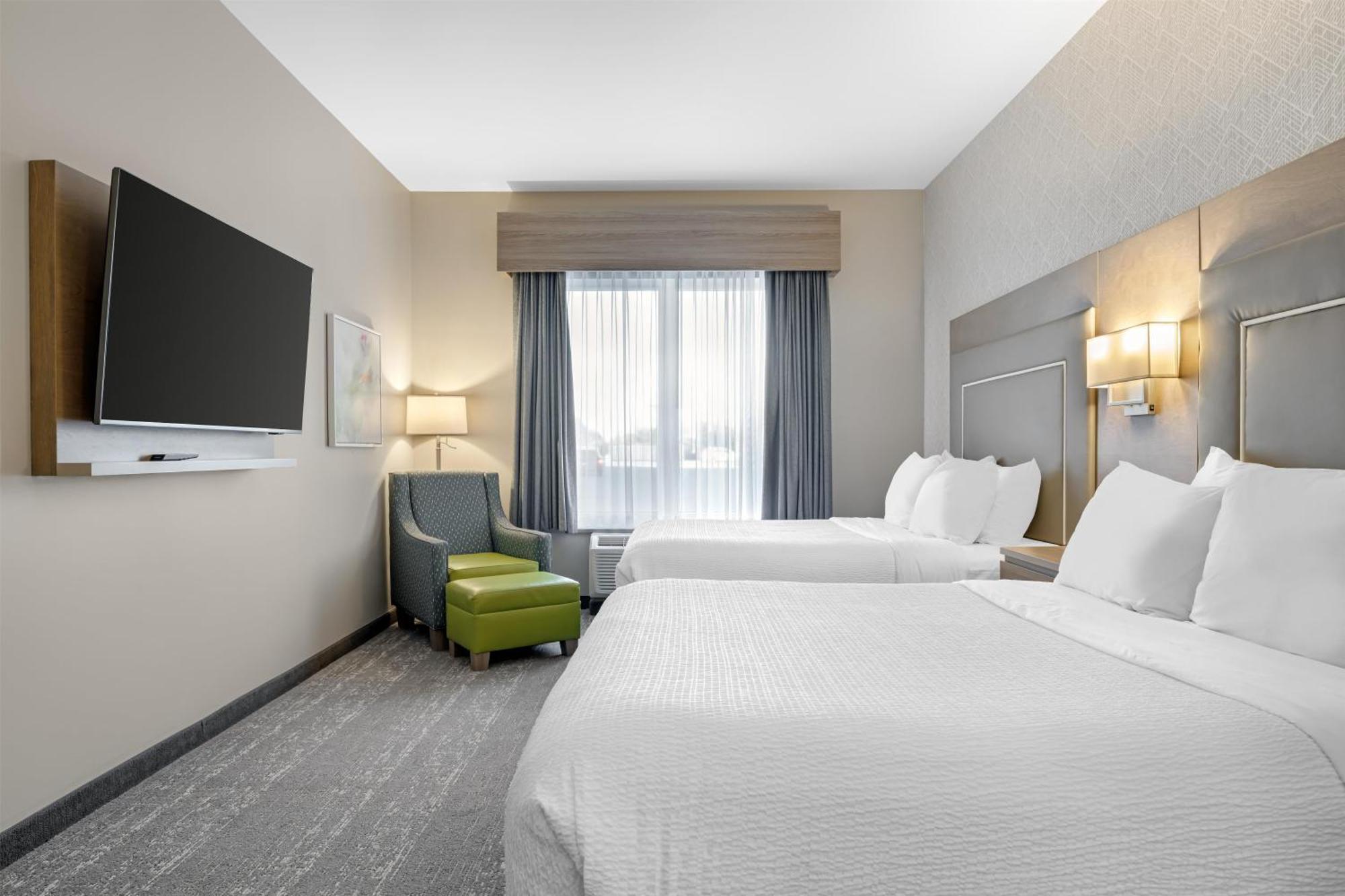 Staying Near Mic Mac Mall: 4 Business Hotels Compared