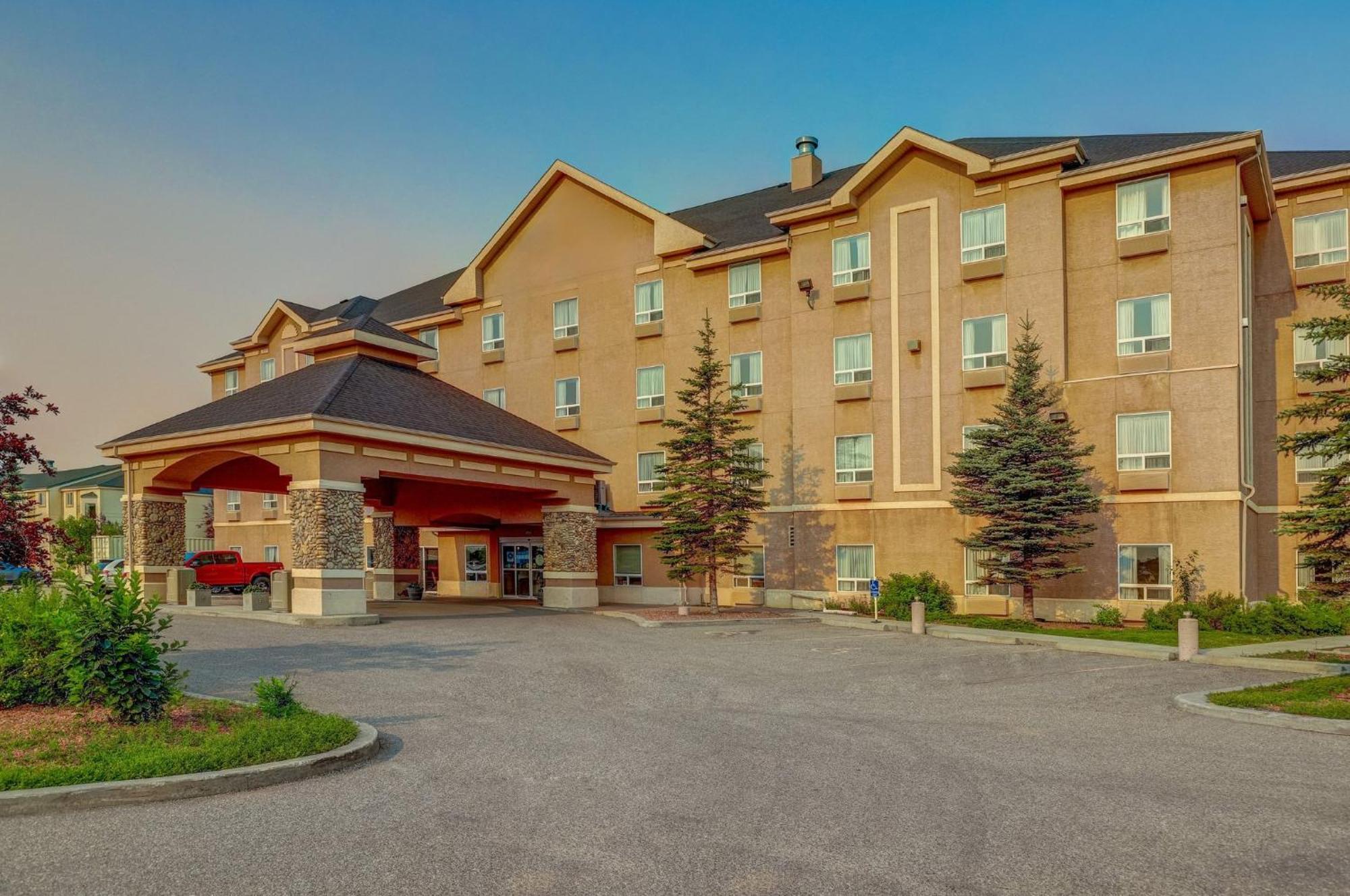 15 Best Golf Hotels in Alberta Worth Booking Now