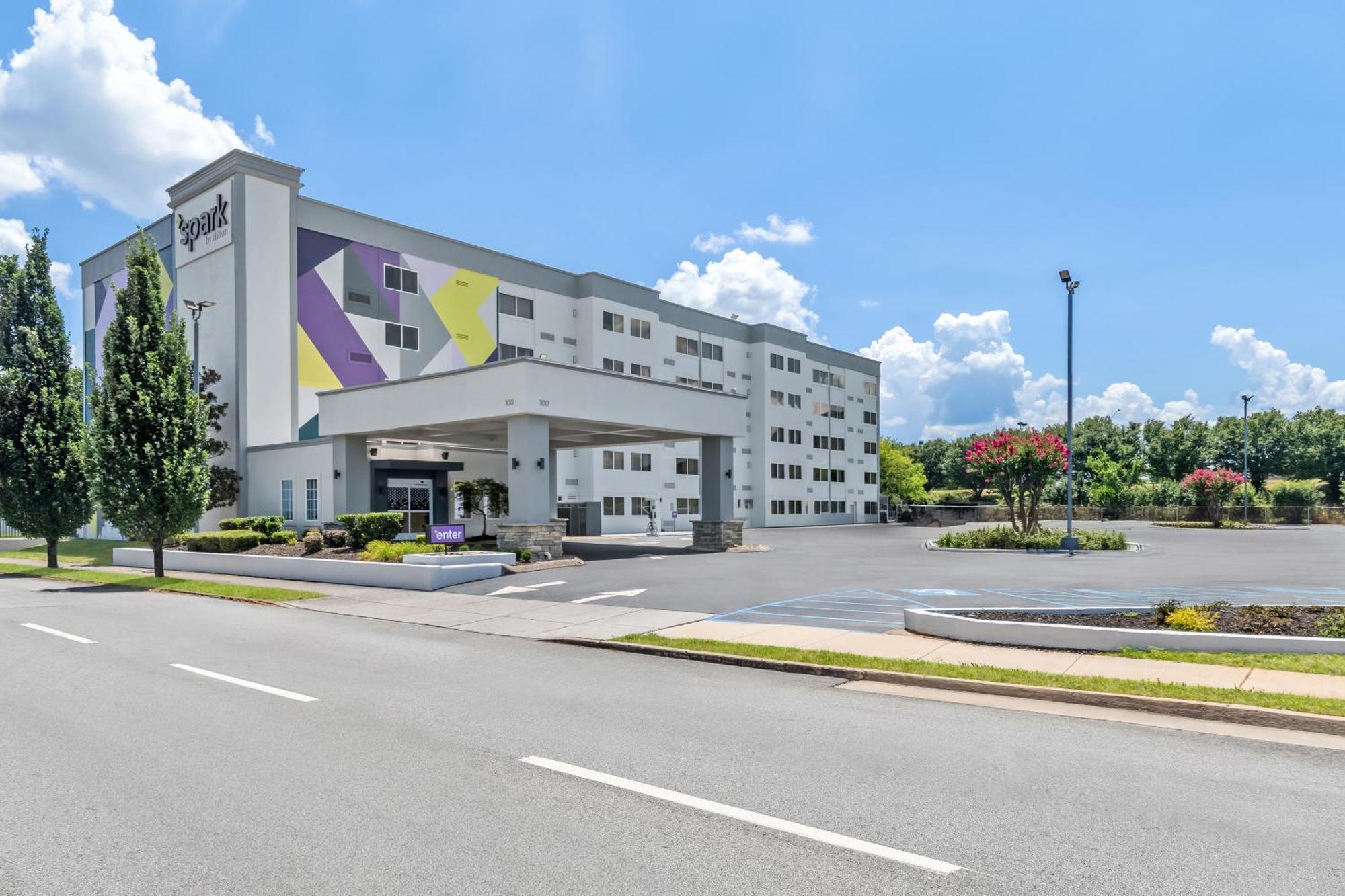 6 Design Hotels Near McKenzie Arena That Deliver