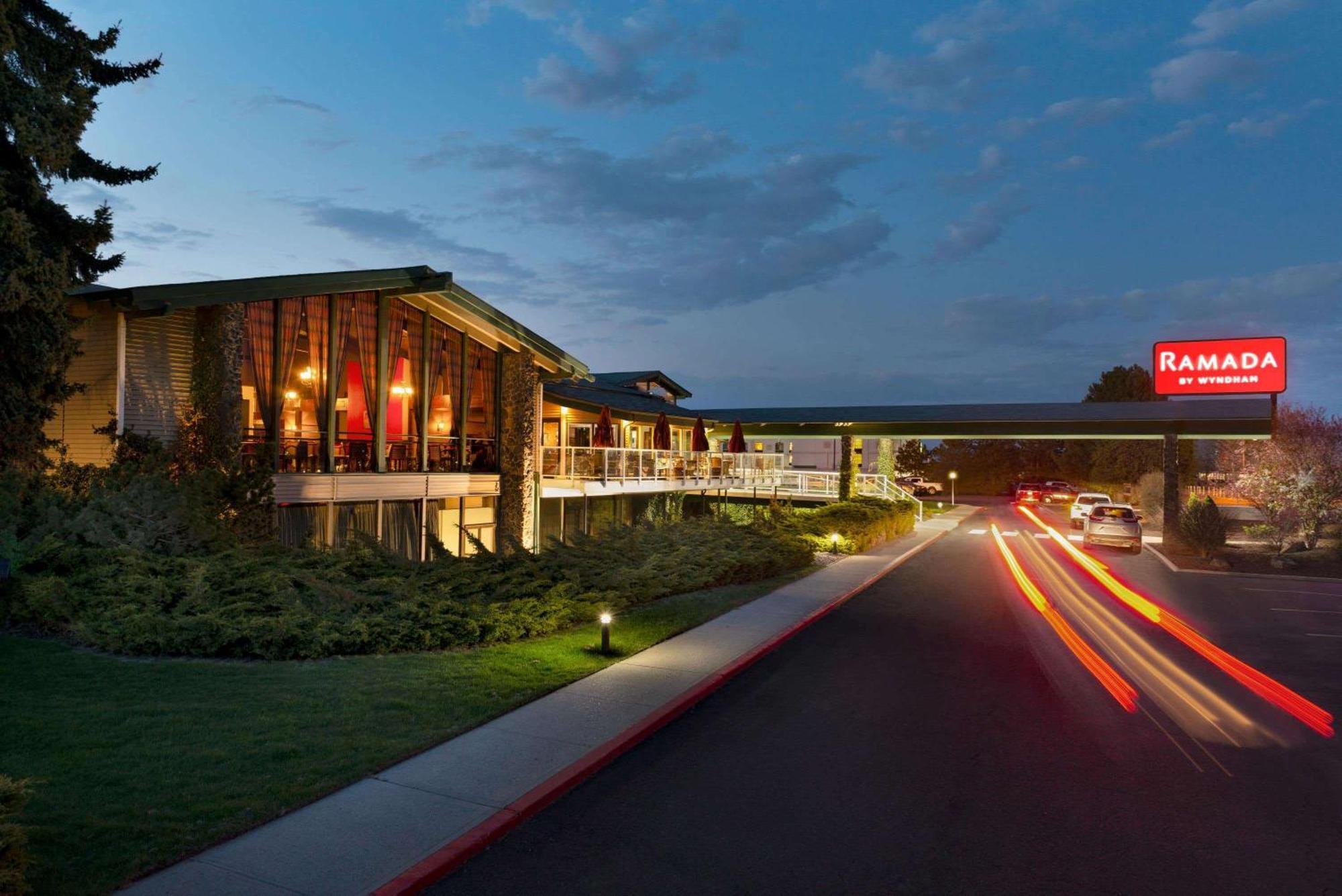 Where to Stay Near Steam Plant Square: 3 Airport Hotels Reviewed