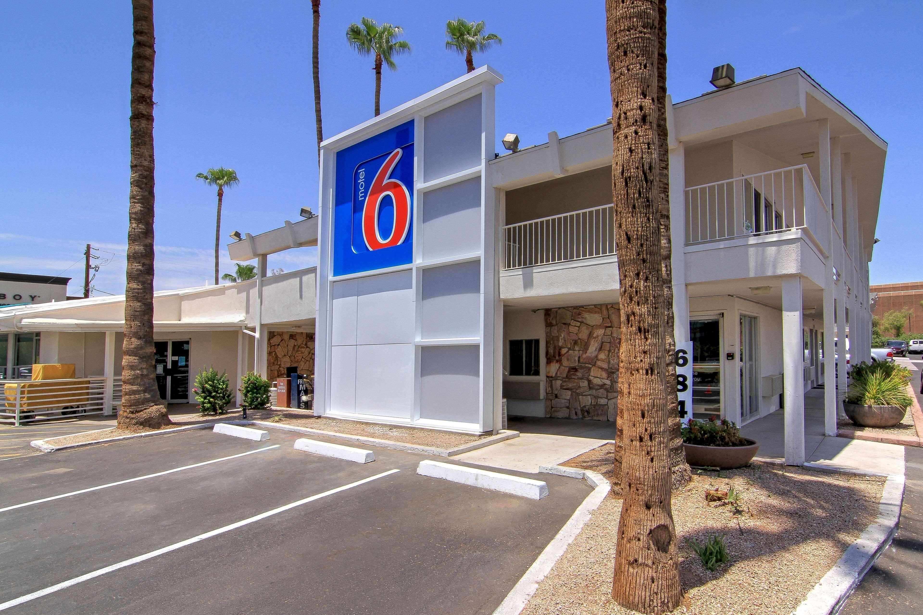Where to Stay Near Vista del Camino Park: 4 Top 3-Star Hotels