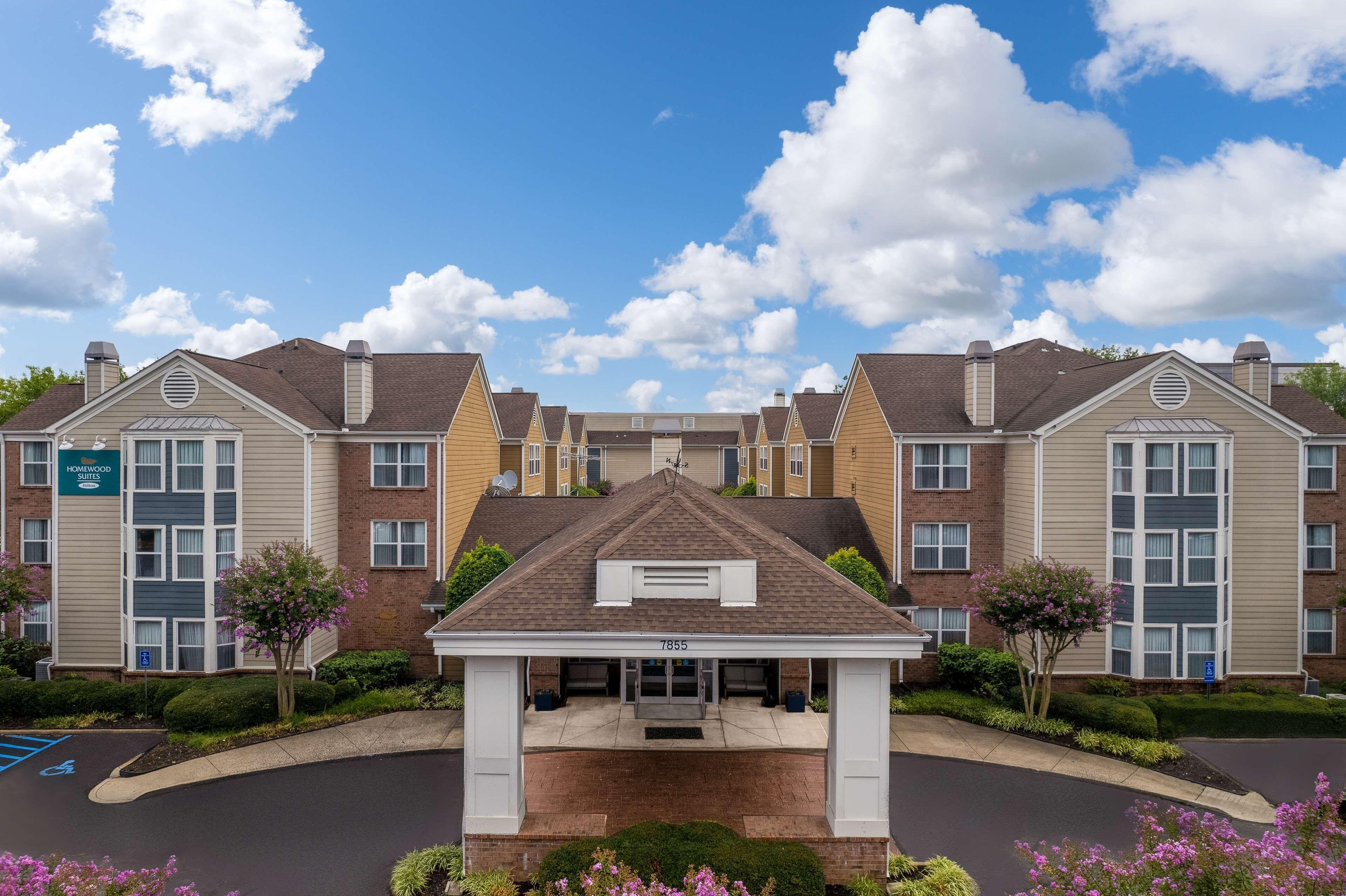 Staying Near Shelby Farms Park: 4 Three-Star Hotels Compared