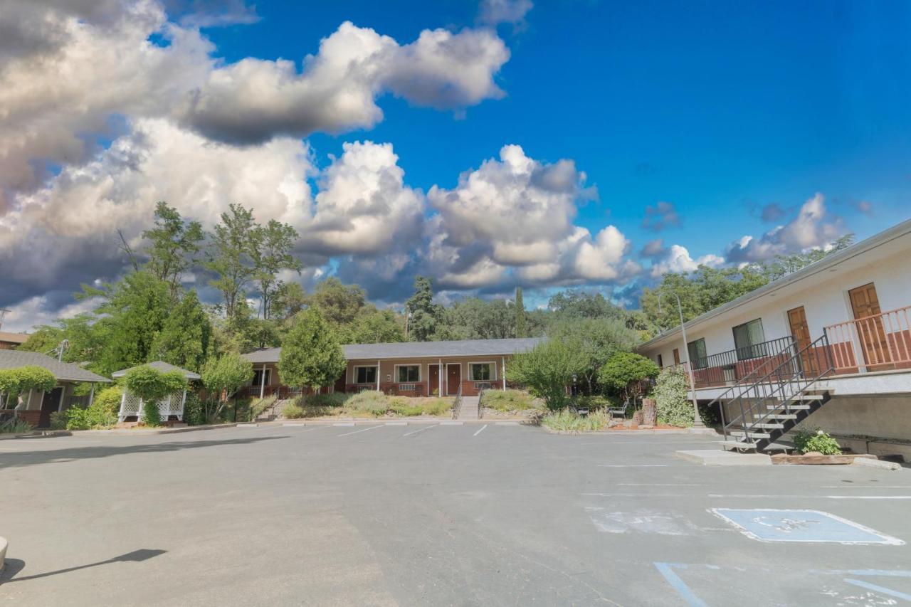 7 Budget Hotels Near Yosemite That Are Actually Worth It