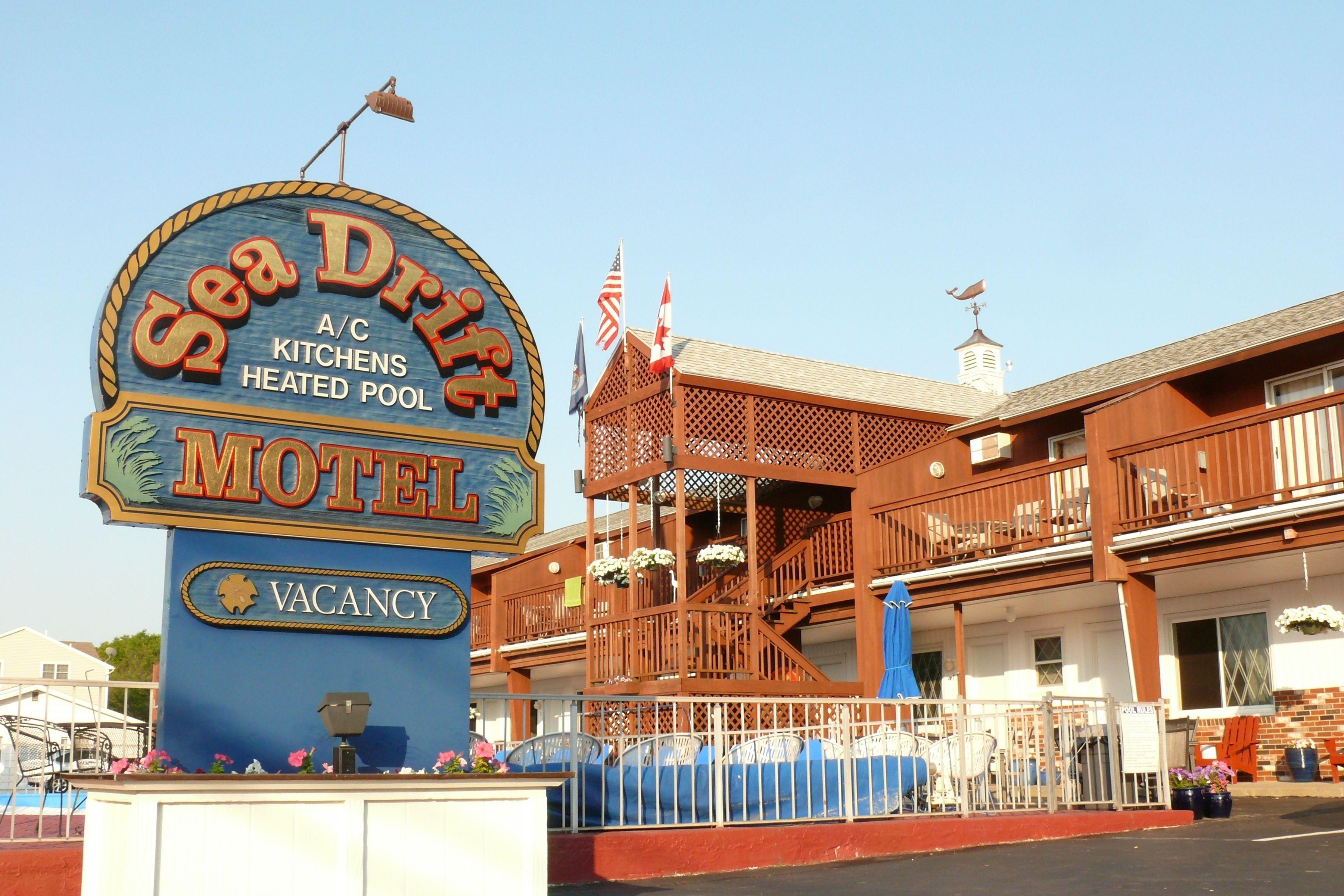 5 Smart Central Hotels Near Aquaboggan Water Park
