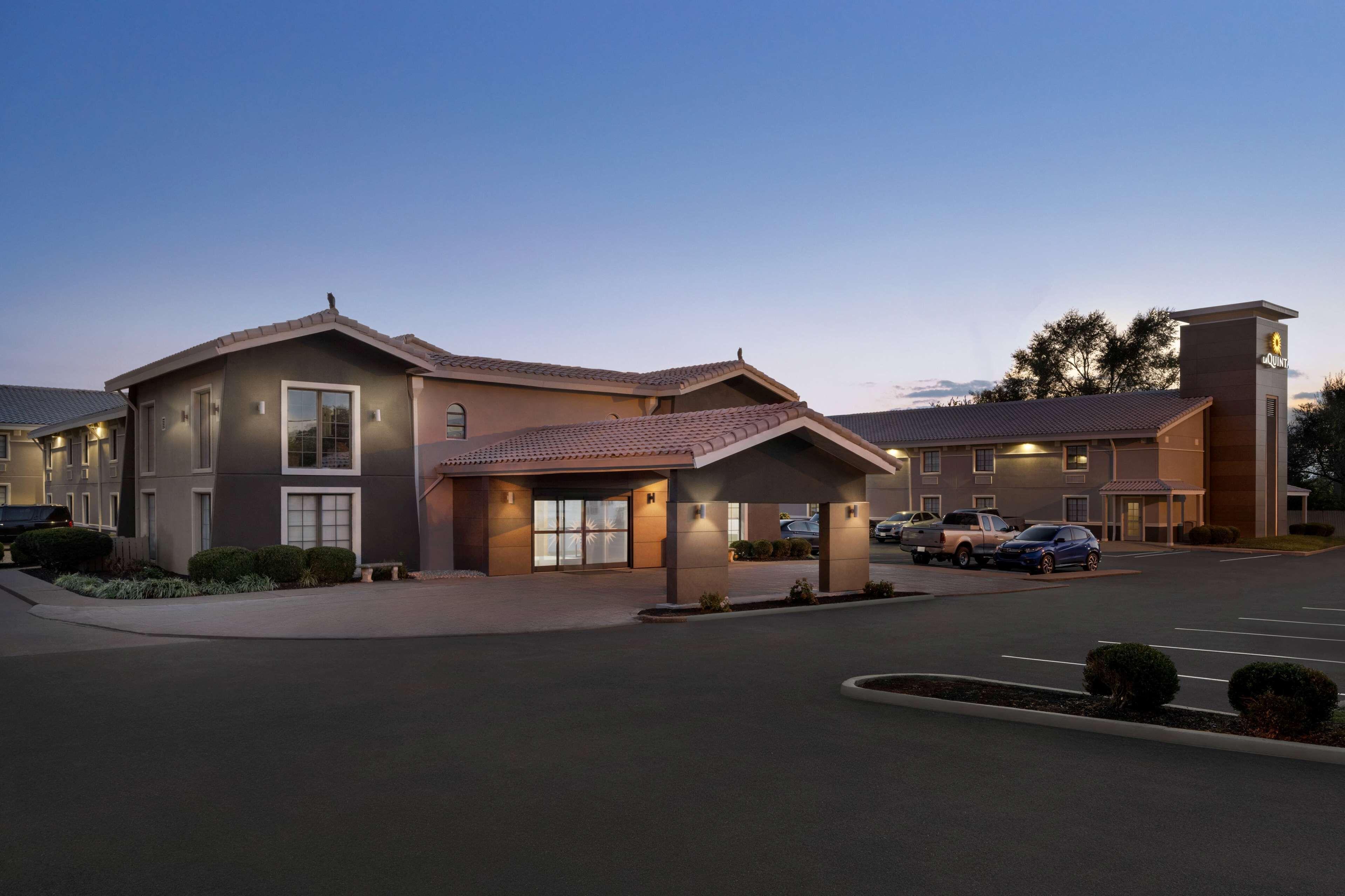 4 Smart Budget Hotels Near Kentucky Horse Park Worth Booking
