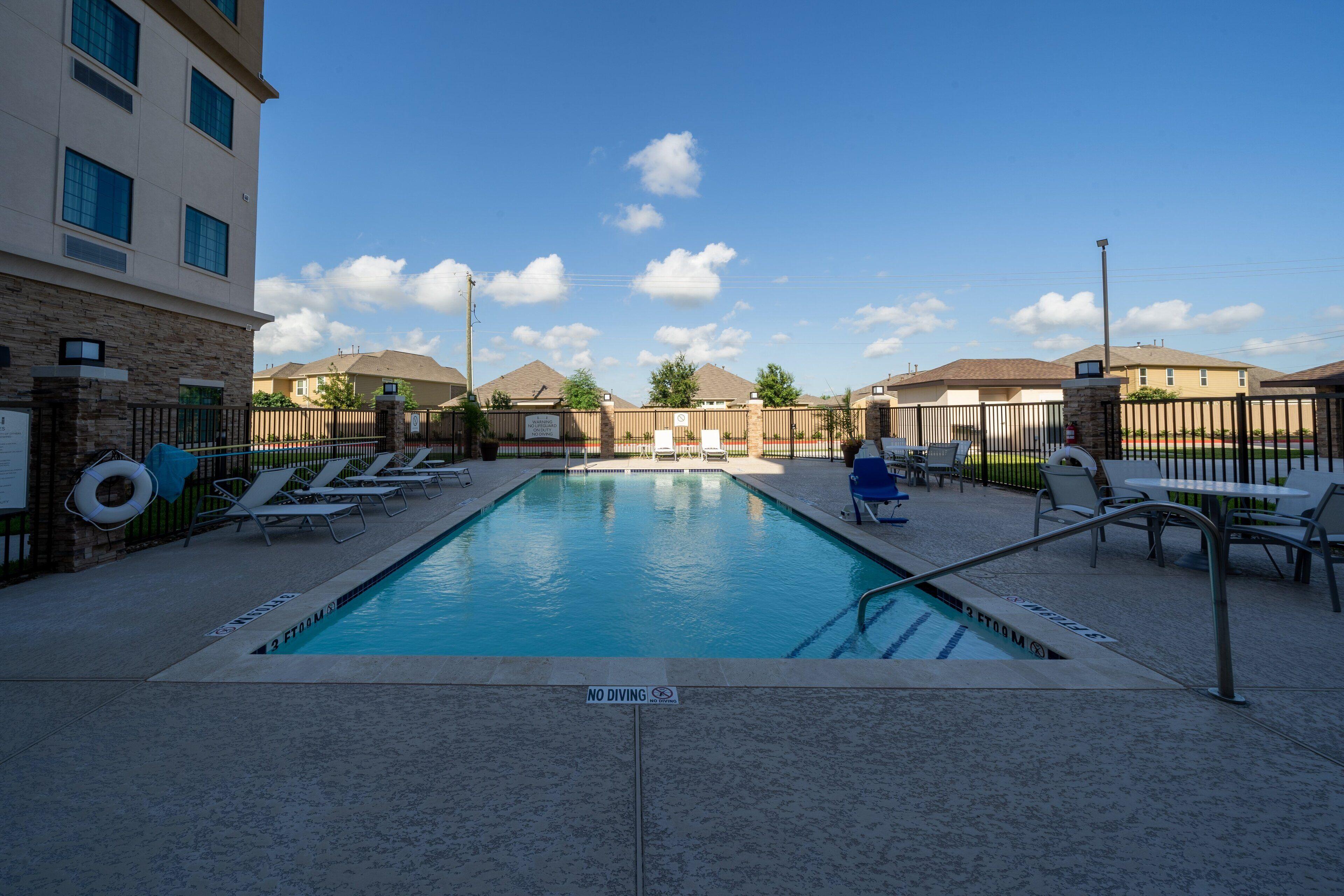 2 Smart 3-Star Hotels Near Copperfield Bowl Houston