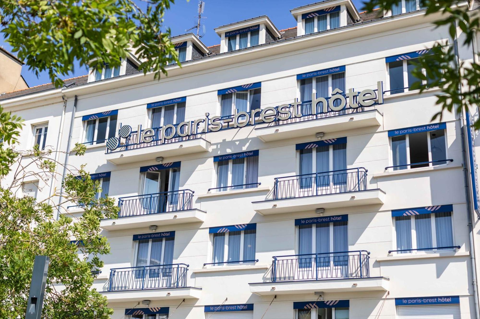 4 Airport Hotels Near Robert Esnault for Easy Access